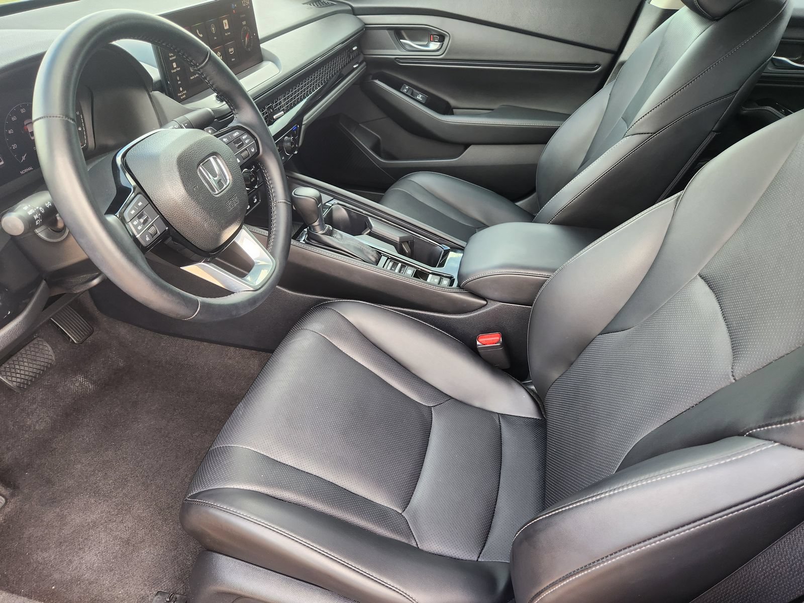 Used 2024 Honda Accord Touring image 17