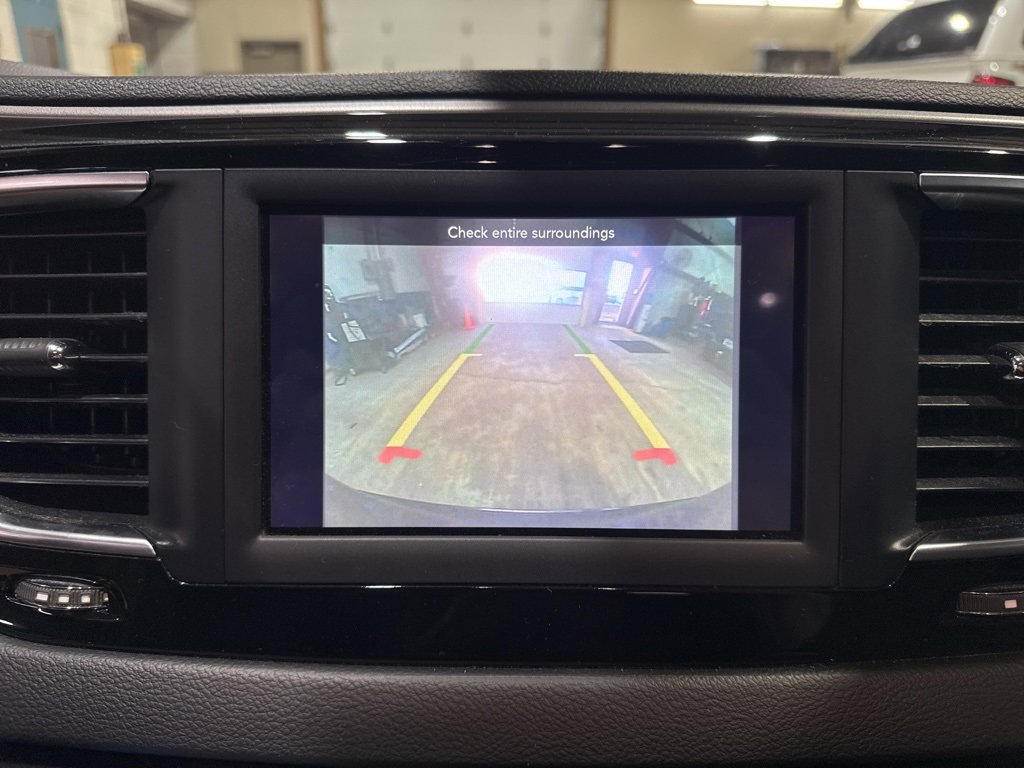 Used 2020 Chrysler Pacifica Touring-L image 27