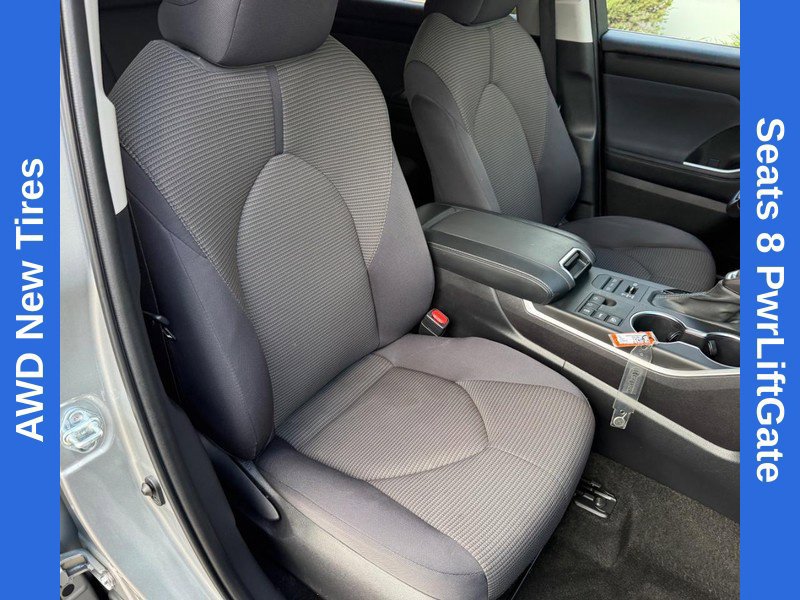 Used 2023 Toyota Highlander LE AWD/4WD image 11