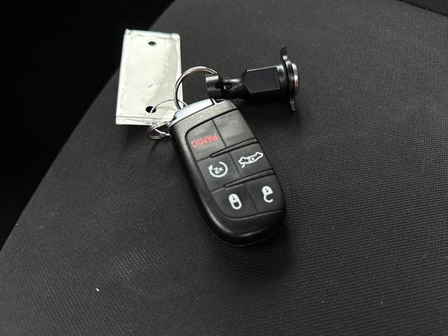 Used 2019 Dodge Challenger R/T image 31