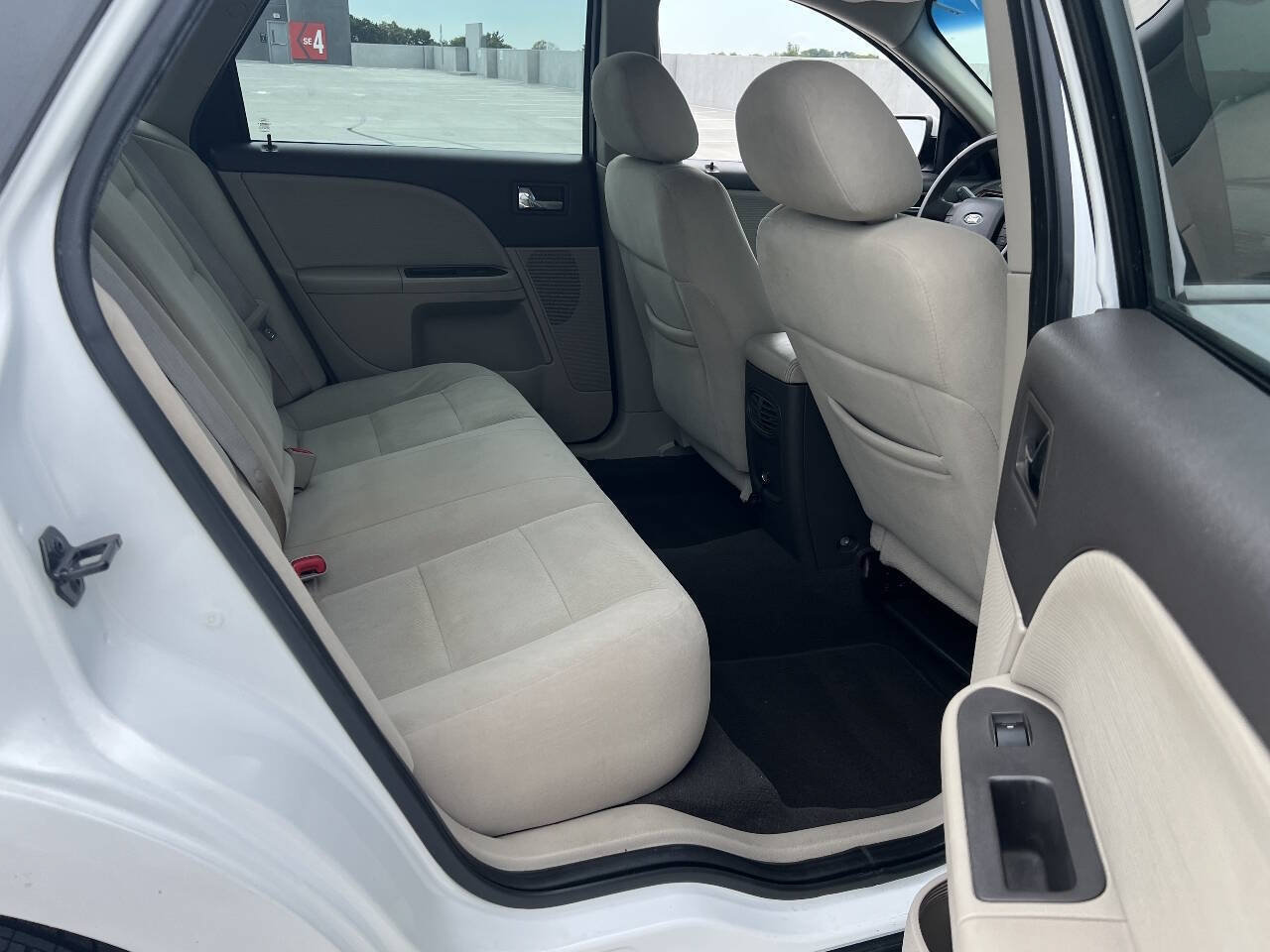 Used 2008 Ford Taurus SEL FWD image 13