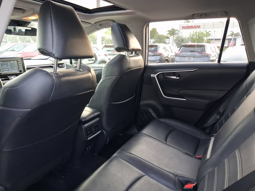 Used 2020 Toyota RAV4 XLE Premium FWD image 7