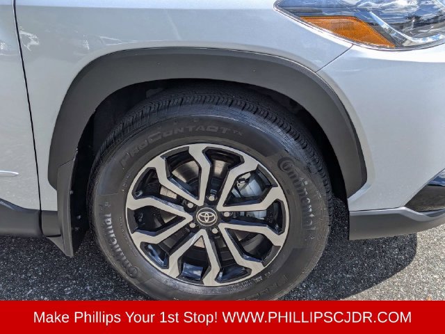 Used 2024 Toyota Corolla Cross AWD Hybrid image 10