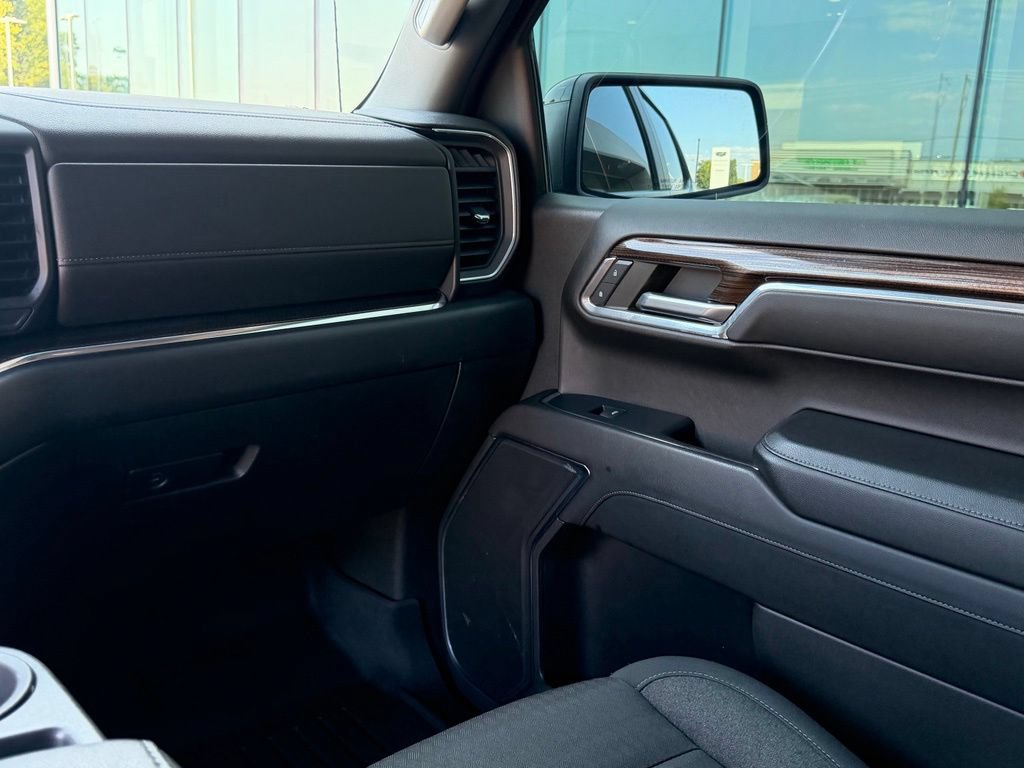 Used 2023 Chevrolet Silverado 1500 RST w/ Z71 Off-Road Package AWD/4WD image 30