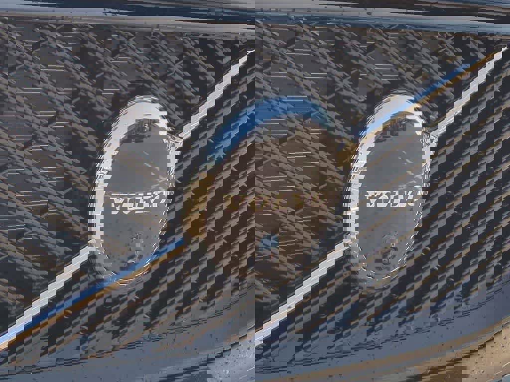 Used 2026 Volvo XC60 B5 Plus w/ Protection Package Premier image 11