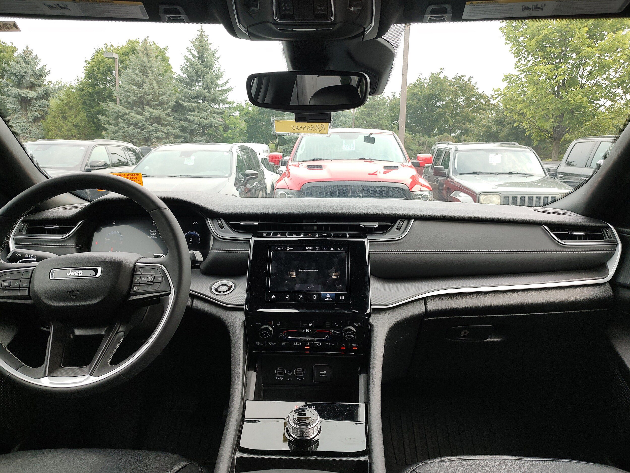 Certified 2024 Jeep Grand Cherokee L Laredo w/ Luxury Tech Group I AWD/4WD image 4