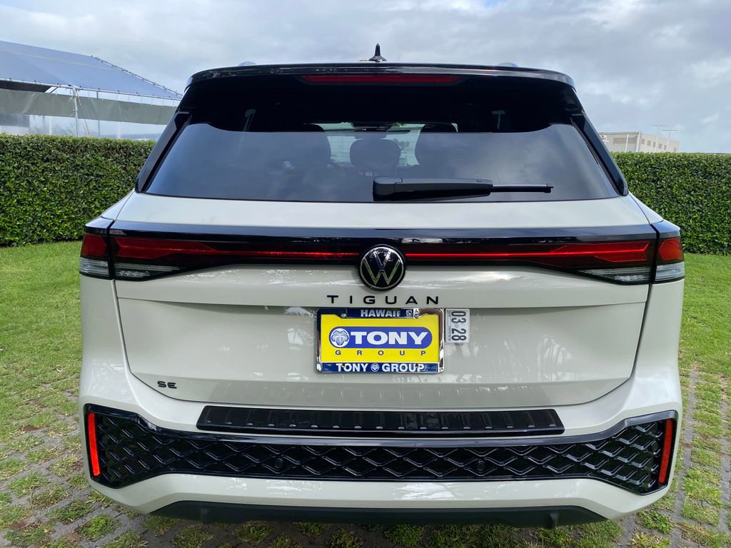 New 2026 Volkswagen Tiguan SE R-Line FWD image 24