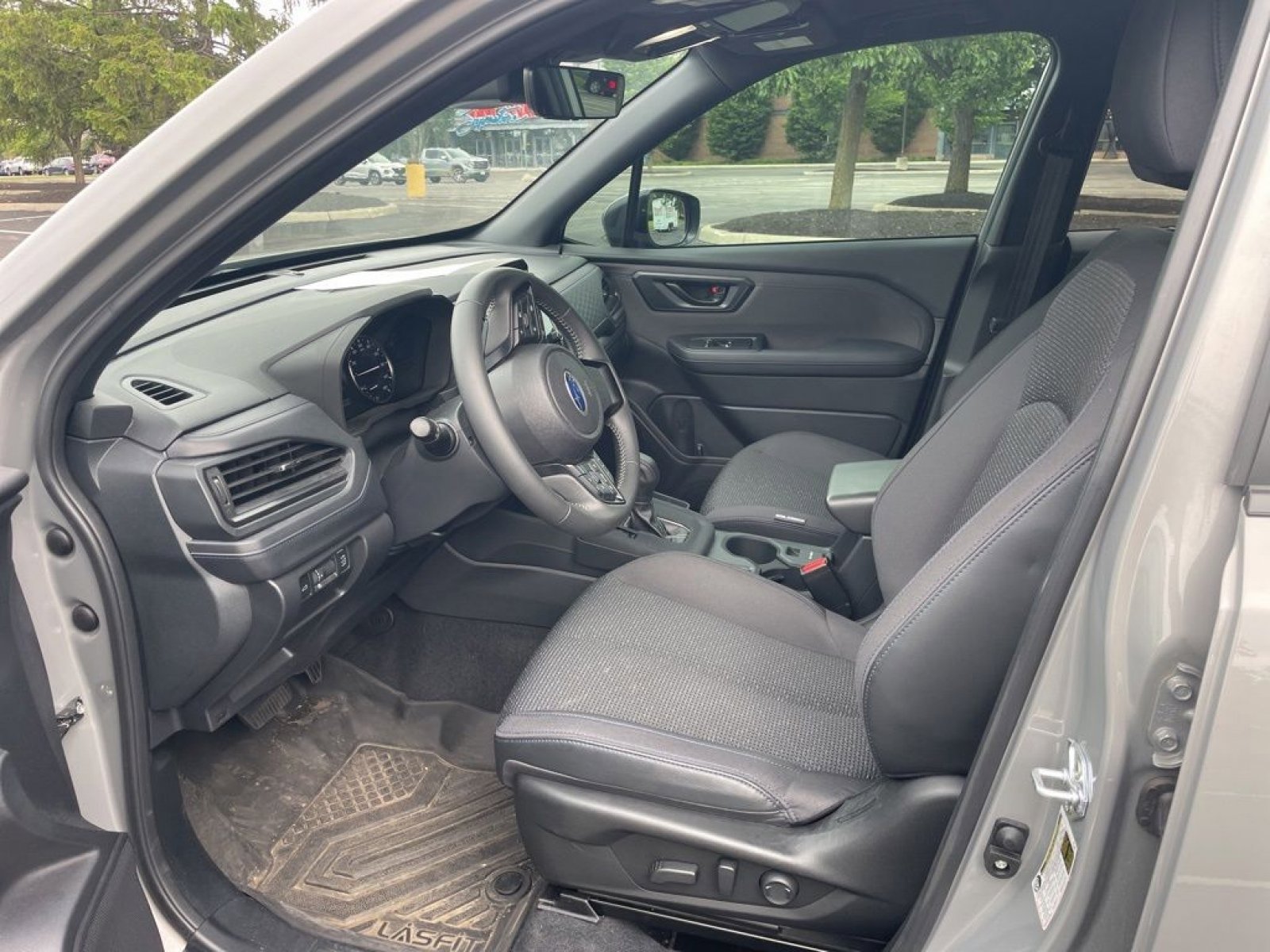 Used 2025 Subaru Forester Premium w/ Convenience Package #1 AWD/4WD image 8