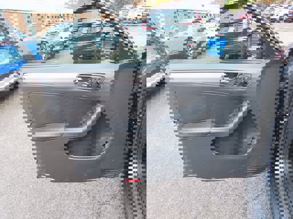 Used 2016 Volkswagen Jetta Sport w/ Lighting Package image 15