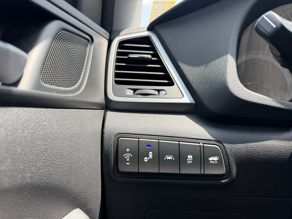 Used 2016 Hyundai Tucson Limited w/ Option Group 03 FWD image 12