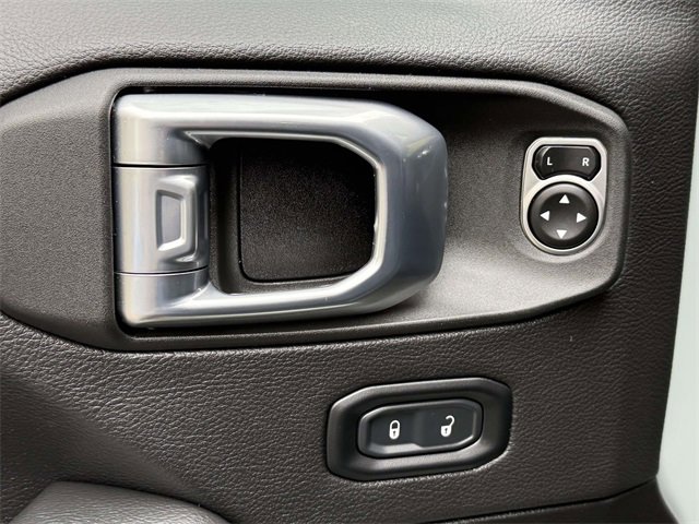 Used 2023 Jeep Wrangler Unlimited Rubicon 392 image 17