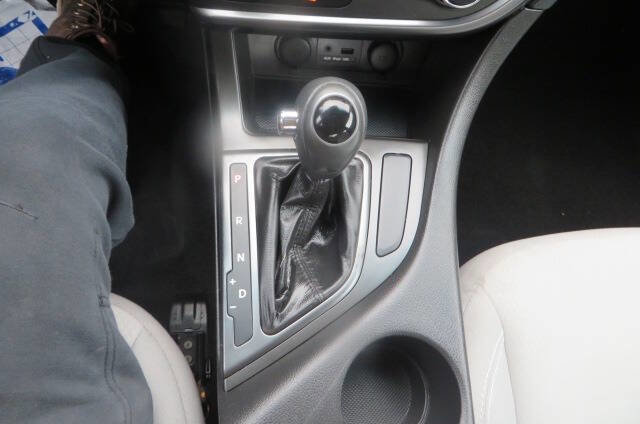 Used 2013 Kia Optima LX image 22
