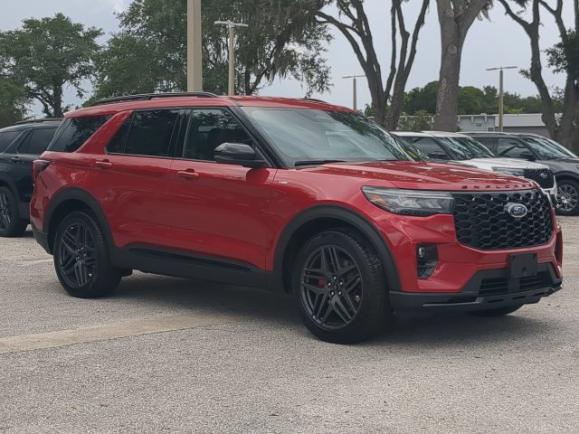 New 2026 Ford Explorer ST-Line w/ ST-Line Street Pack RWD image 2