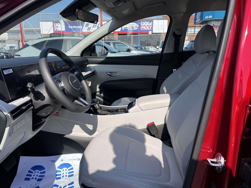 Certified 2025 Hyundai Tucson SE image 19