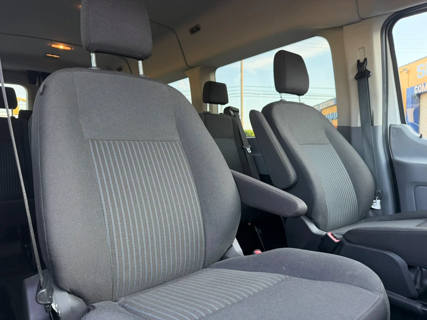 Used 2018 Ford Transit 350 XLT RWD image 14