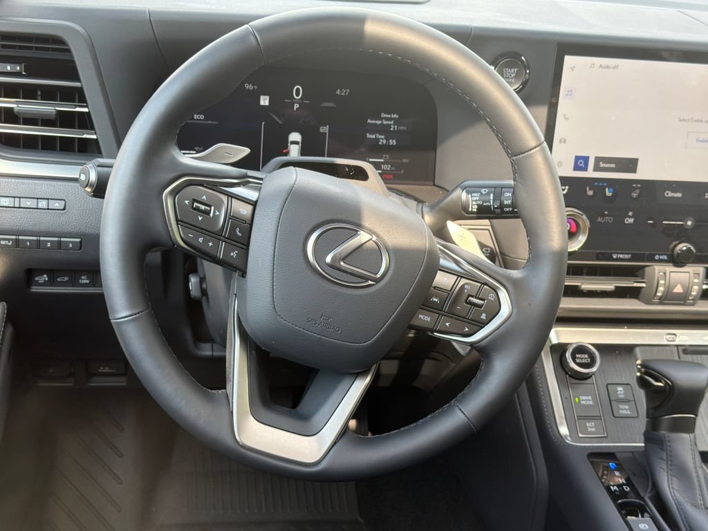 Used 2026 Lexus GX 550 w/ Accessory Package (2T) AWD/4WD image 14