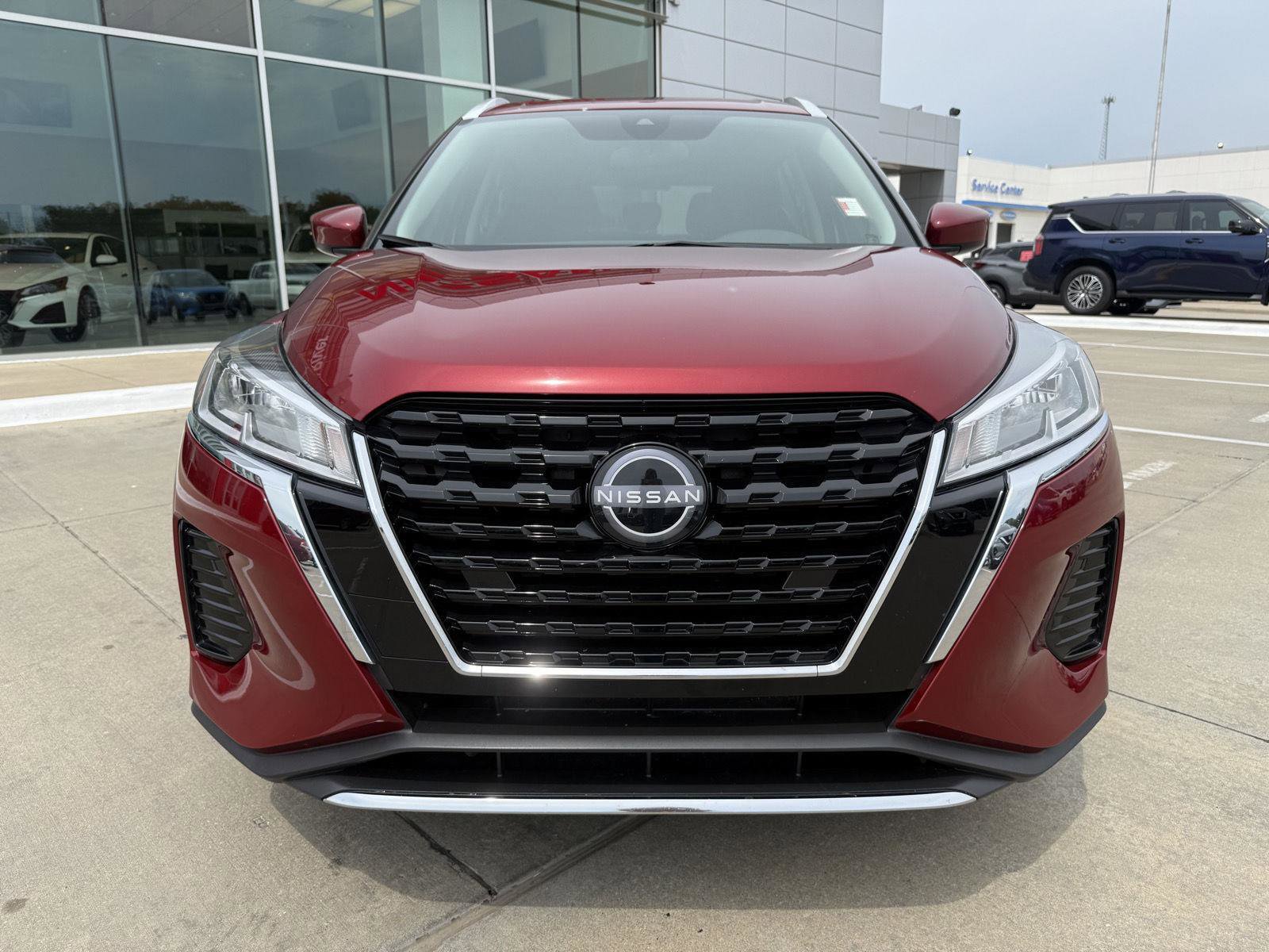 Used 2023 Nissan Kicks SV image 4