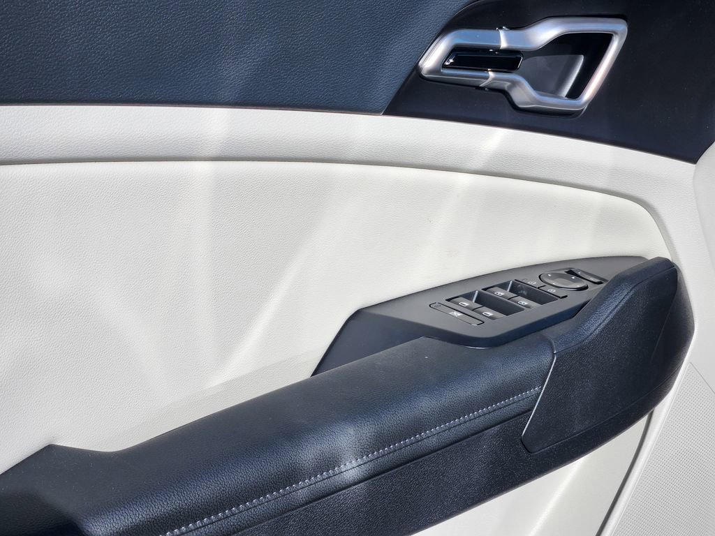 New 2026 Kia Sportage EX image 6