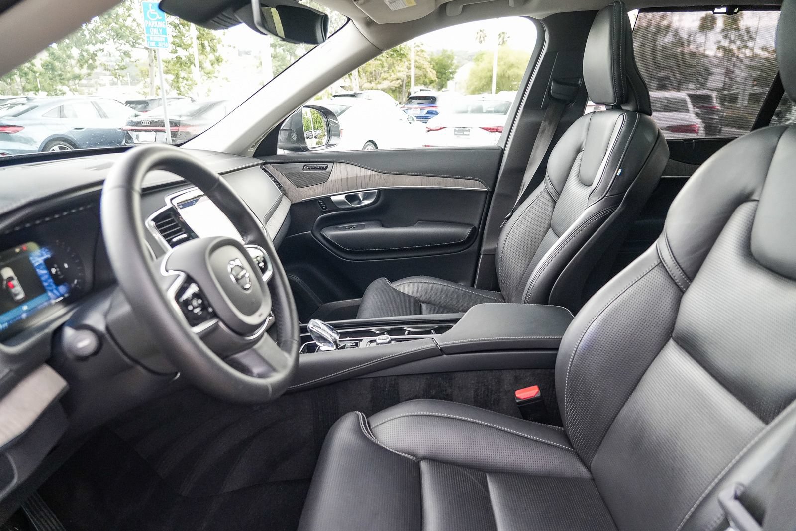 Used 2024 Volvo XC90 B6 Ultimate w/ Protection Package Premier AWD/4WD image 20