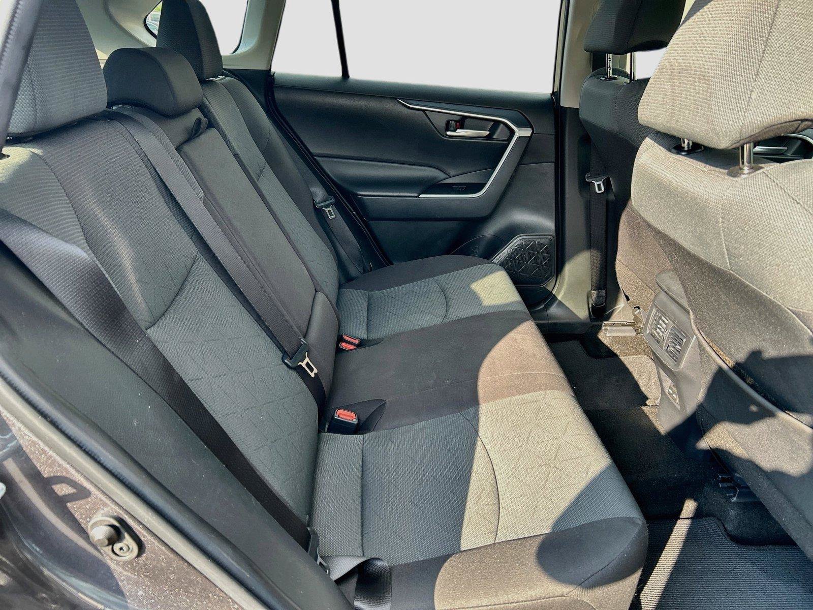 Used 2025 Toyota RAV4 XLE FWD image 21