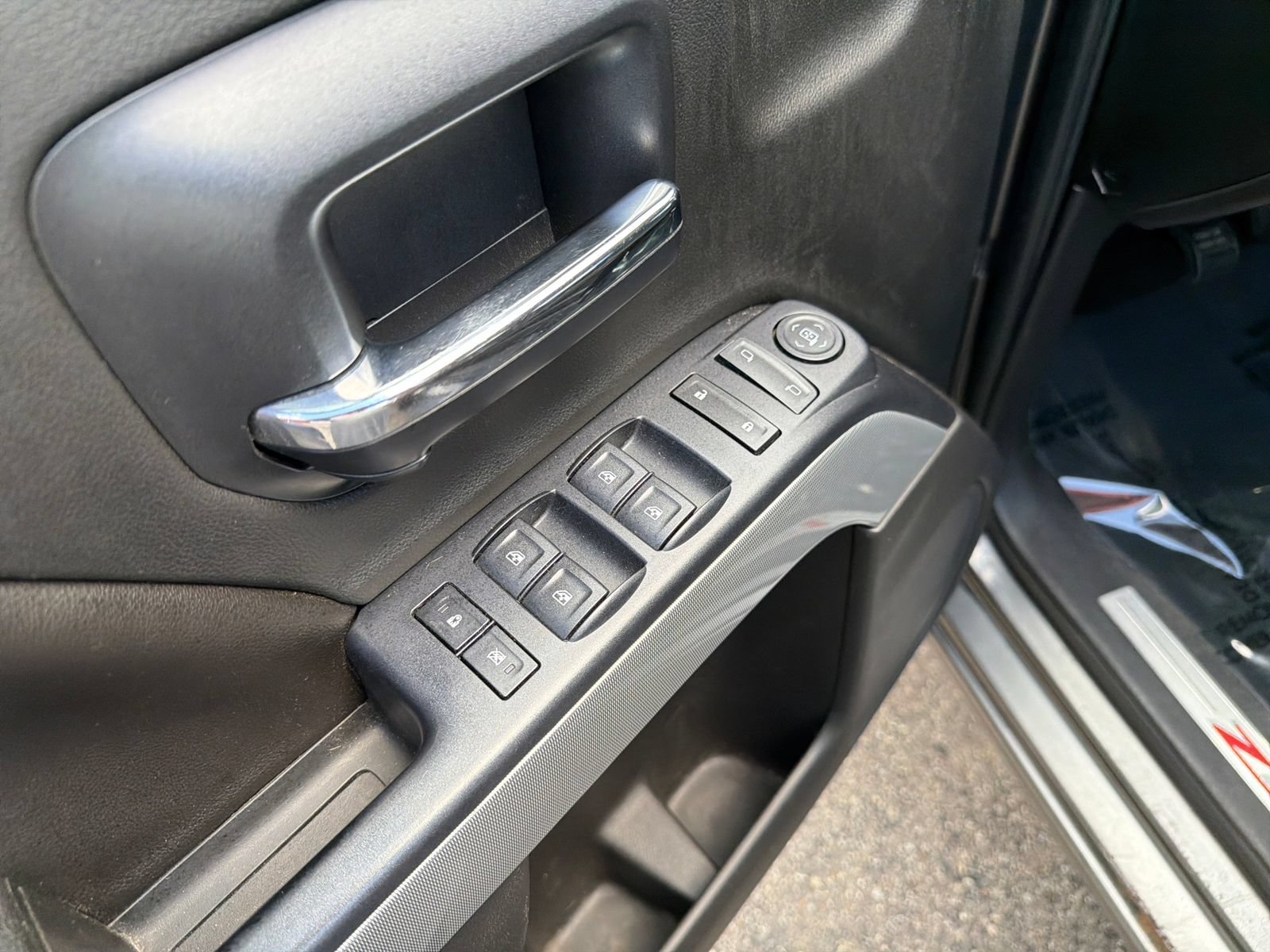 Used 2015 Chevrolet Silverado 2500 LT w/ Z71 Package, Off-Road AWD/4WD image 12