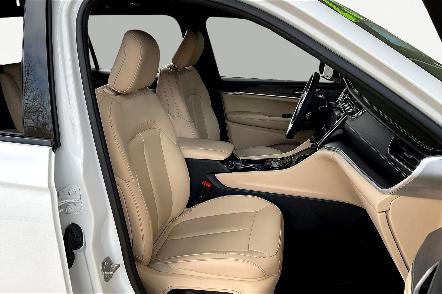 Used 2023 Jeep Grand Cherokee L Limited image 30