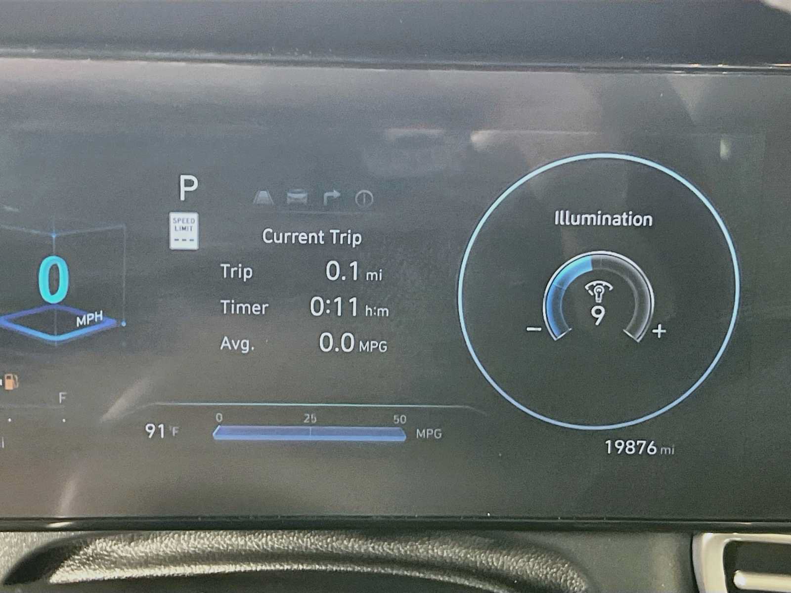 Certified 2025 Hyundai Elantra Limited FWD image 12