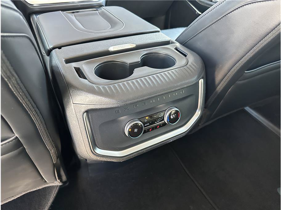 Used 2025 Ford Expedition Max Platinum AWD/4WD image 19