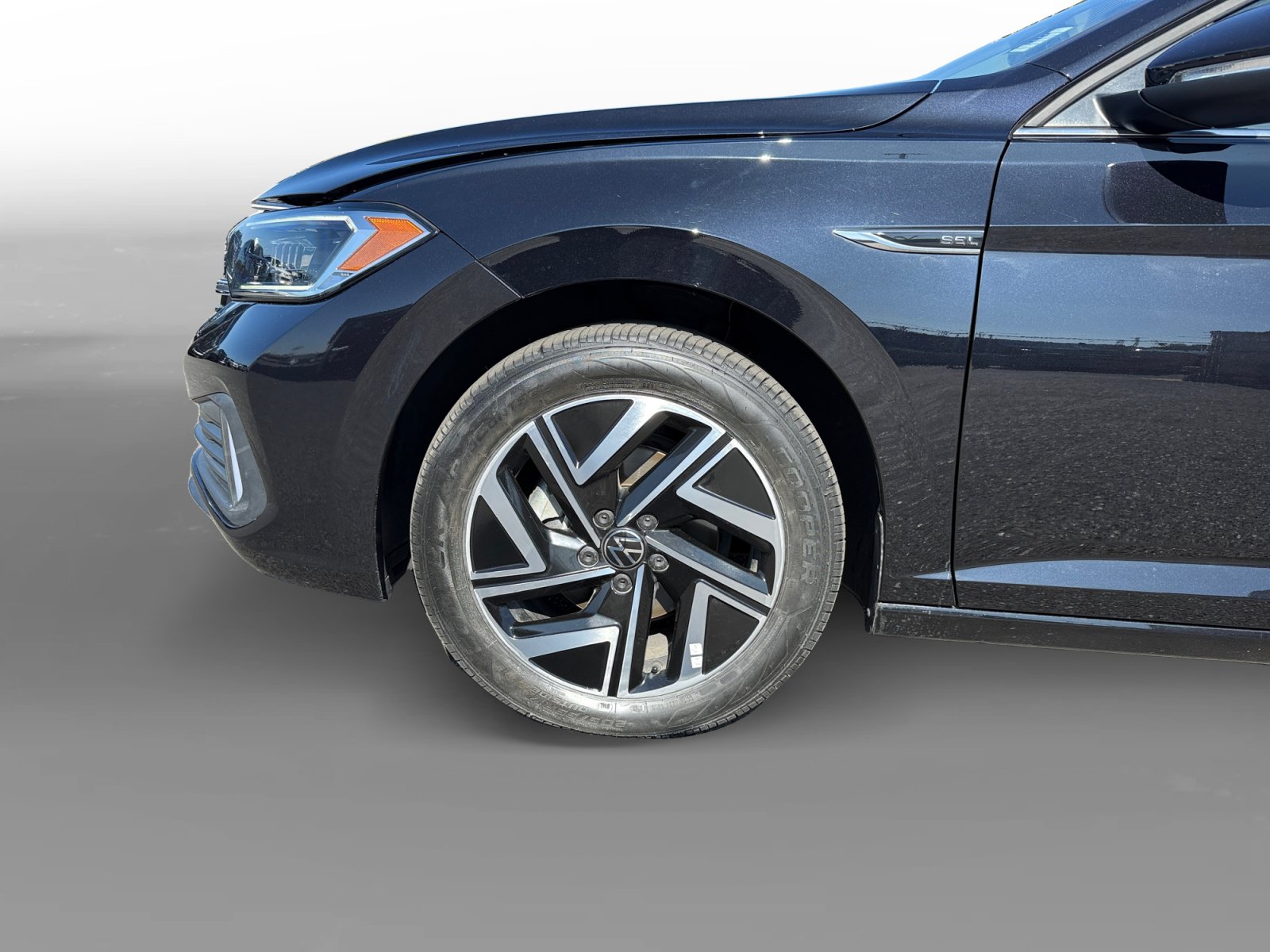 Certified 2023 Volkswagen Jetta SEL FWD image 9