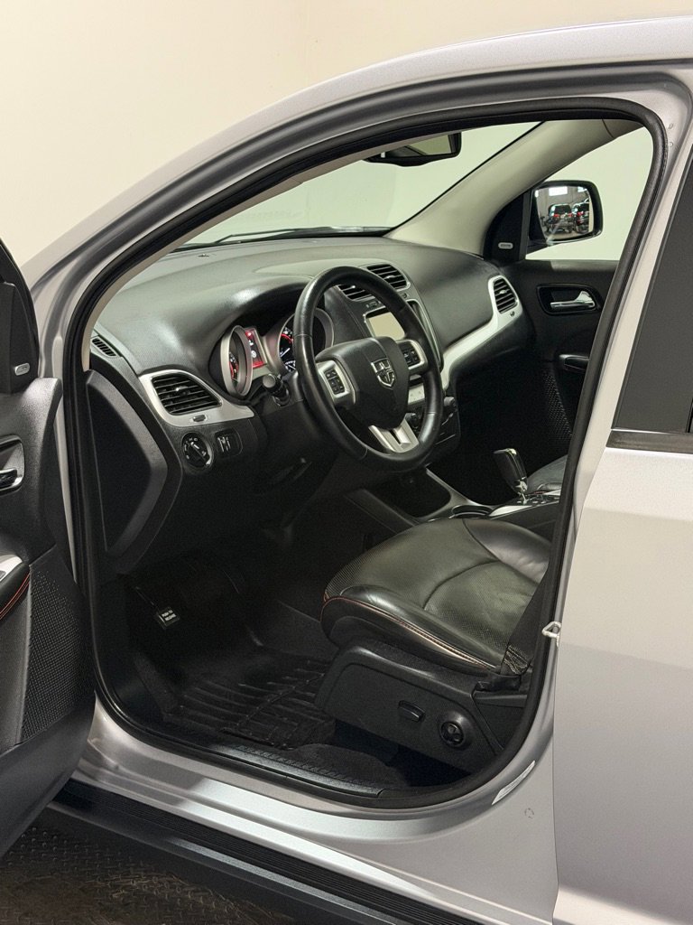 Used 2015 Dodge Journey R/T w/ Flexible Seating Group image 8