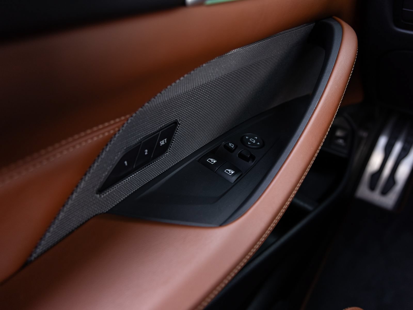 Used 2022 BMW M4 Coupe w/ Executive Package RWD image 17