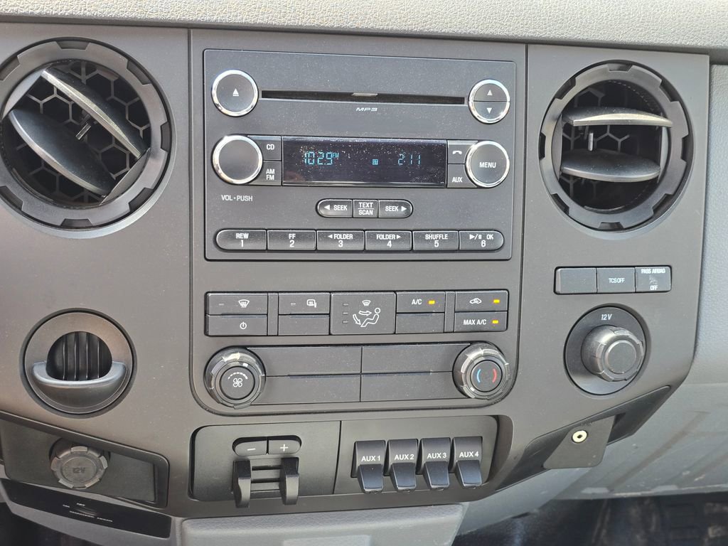 Used 2016 Ford F550 2WD Regular Cab Super Duty image 19