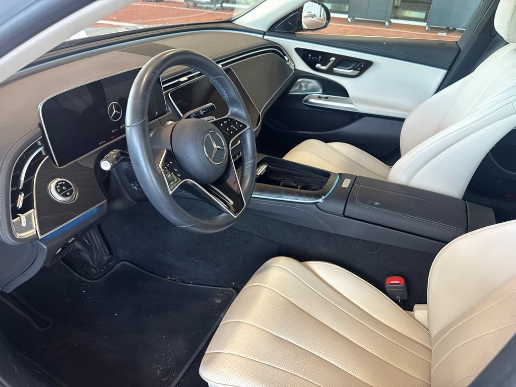 Used 2024 Mercedes-Benz E 350 4MATIC Sedan image 5