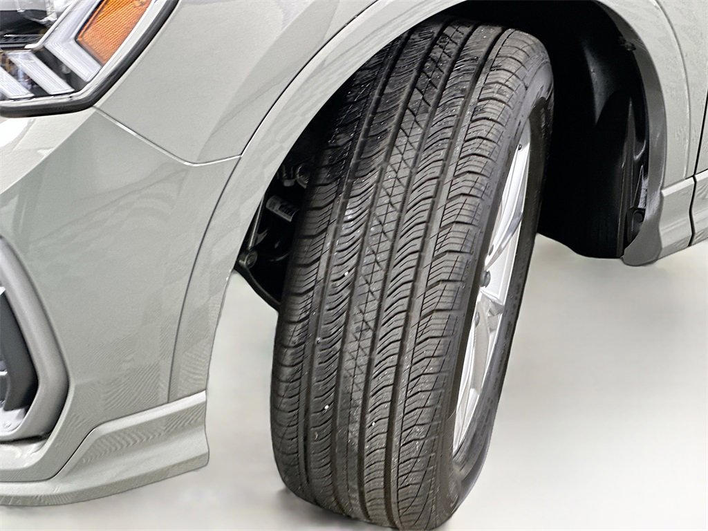 New 2025 Audi Q3 2.0T Premium image 25