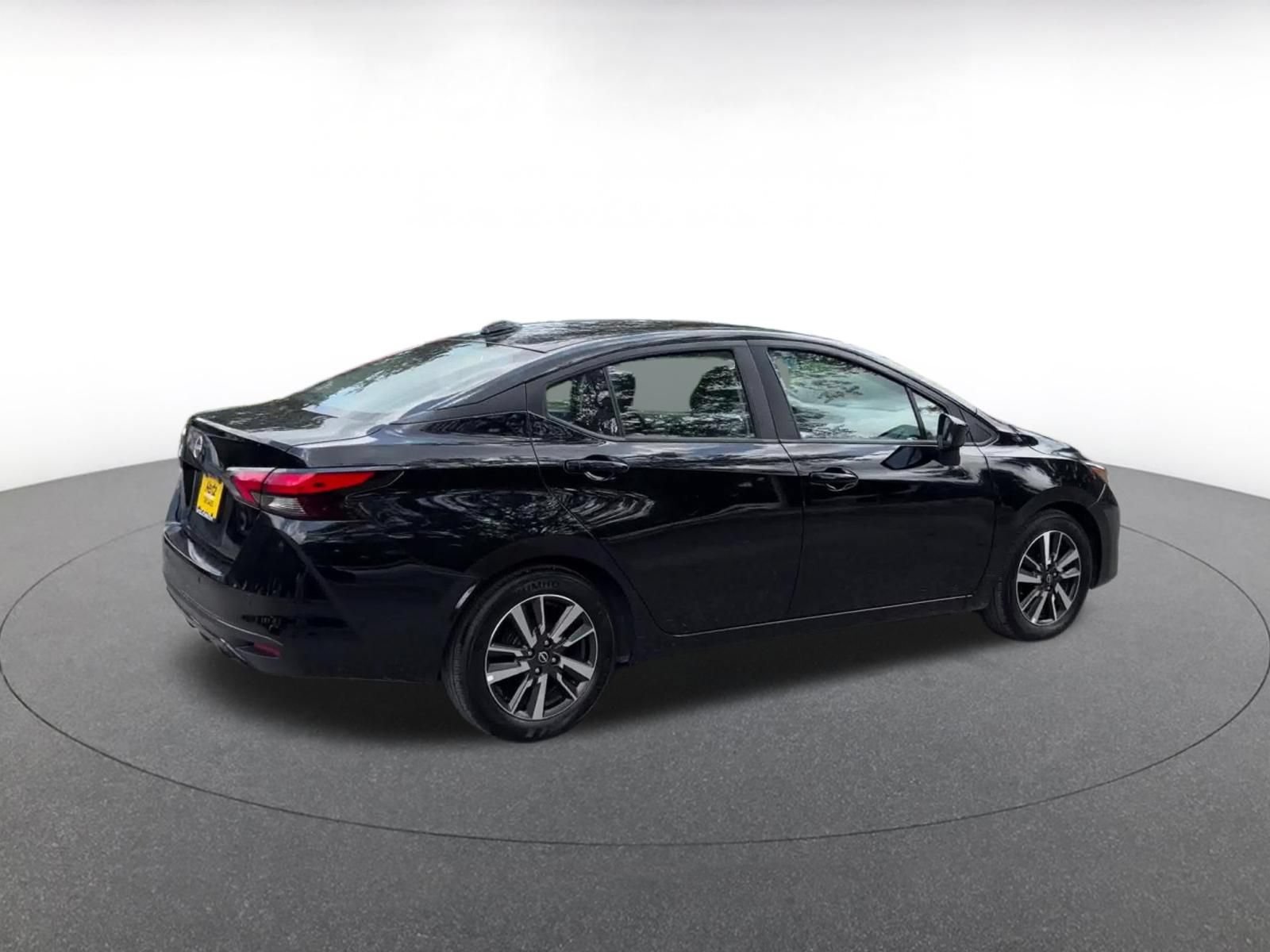 Used 2025 Nissan Versa SV FWD image 14