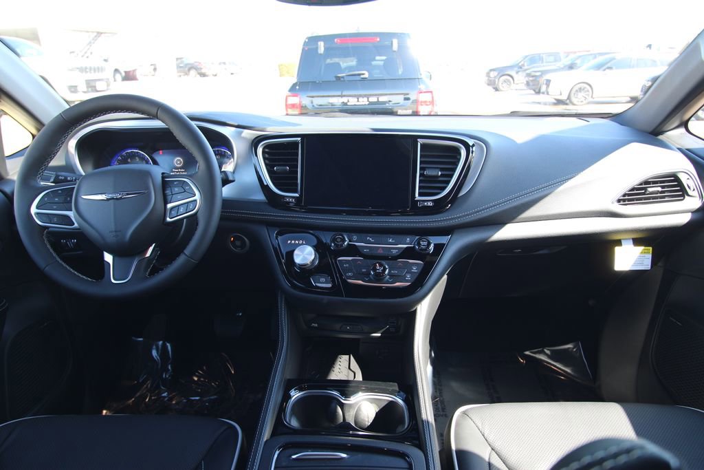 New 2026 Chrysler Pacifica Limited image 46