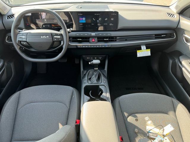 New 2025 Kia K4 LXS FWD image 11