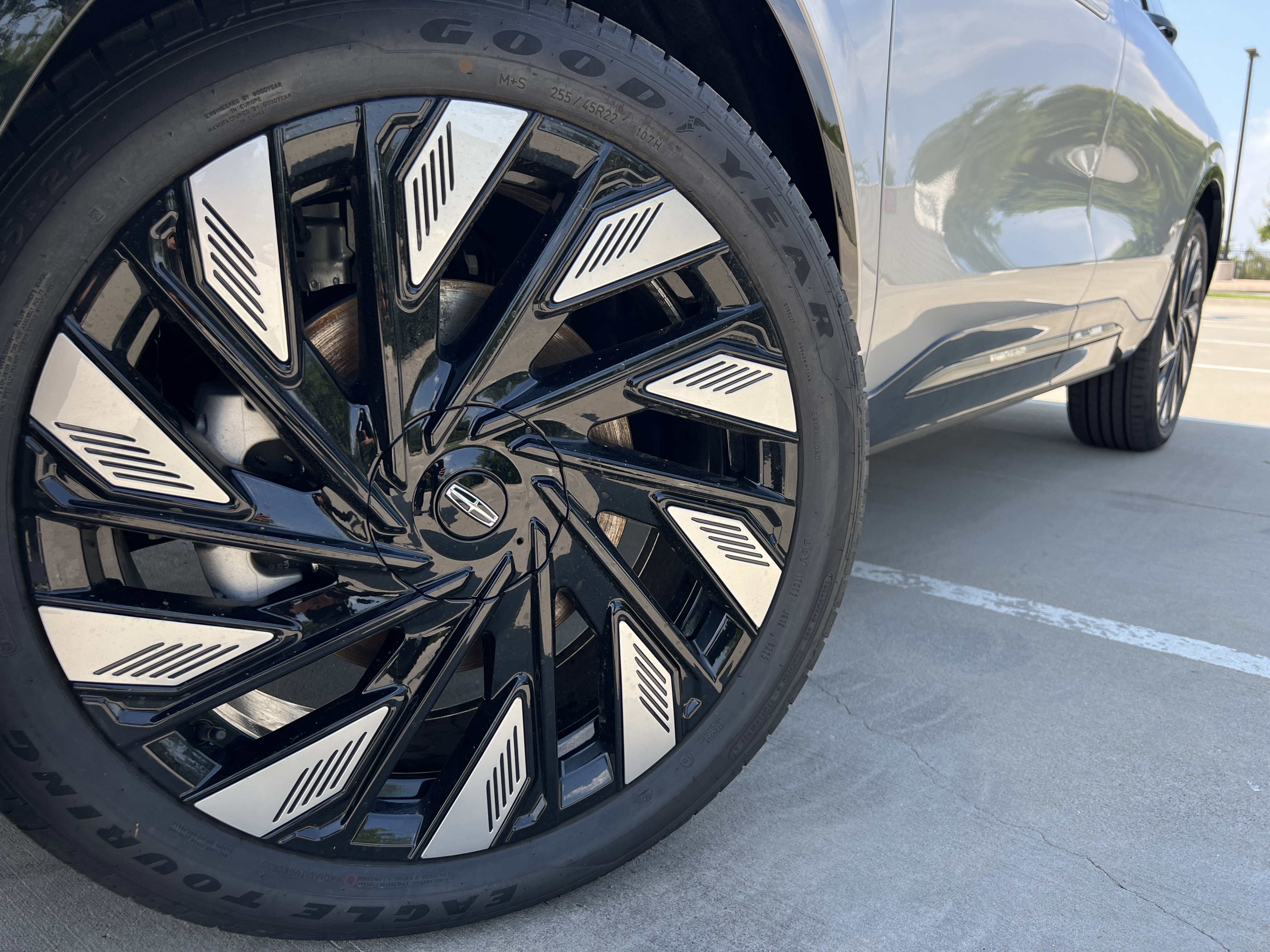 New 2025 Lincoln Nautilus Reserve w/ Jet Appearance Package image 14