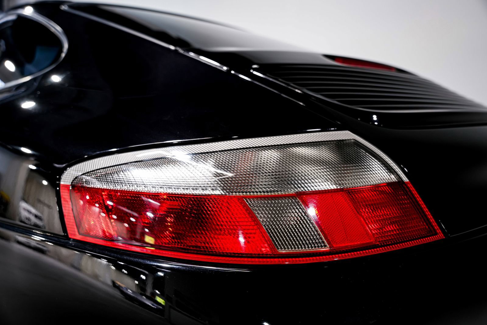Used 2004 Porsche 911 Carrera RWD image 30