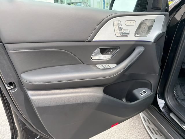 Used 2025 Mercedes-Benz GLS 63 AMG 4MATIC image 11