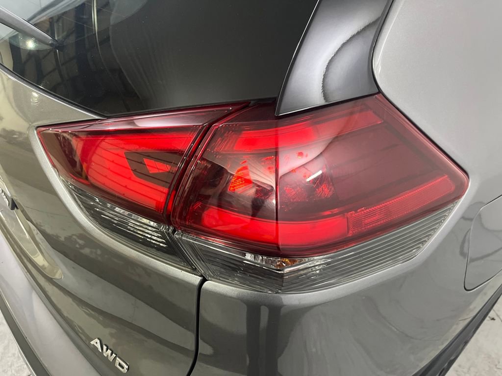 Used 2019 Nissan Rogue S image 46