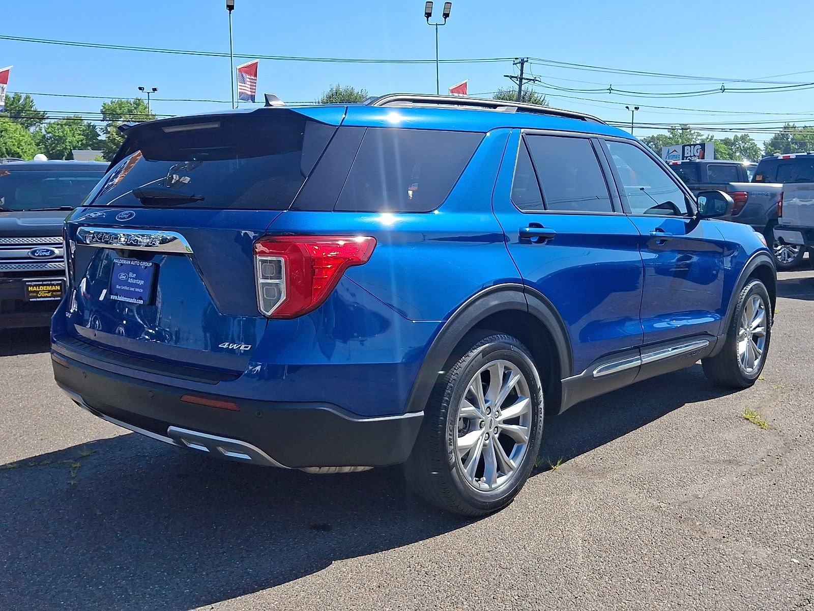 Certified 2023 Ford Explorer XLT w/ Equipment Group 202A AWD/4WD image 7
