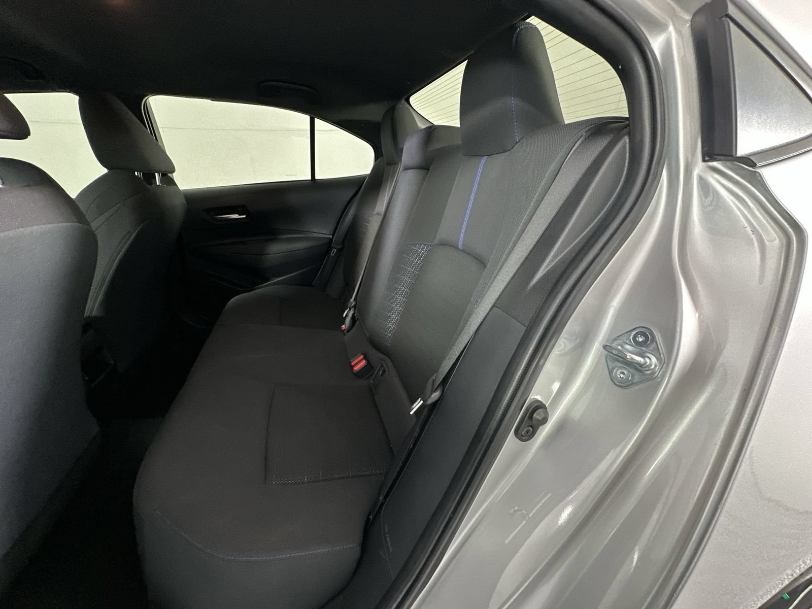 Used 2022 Toyota Corolla SE w/ Carpet Mat Package (TMS) FWD image 23