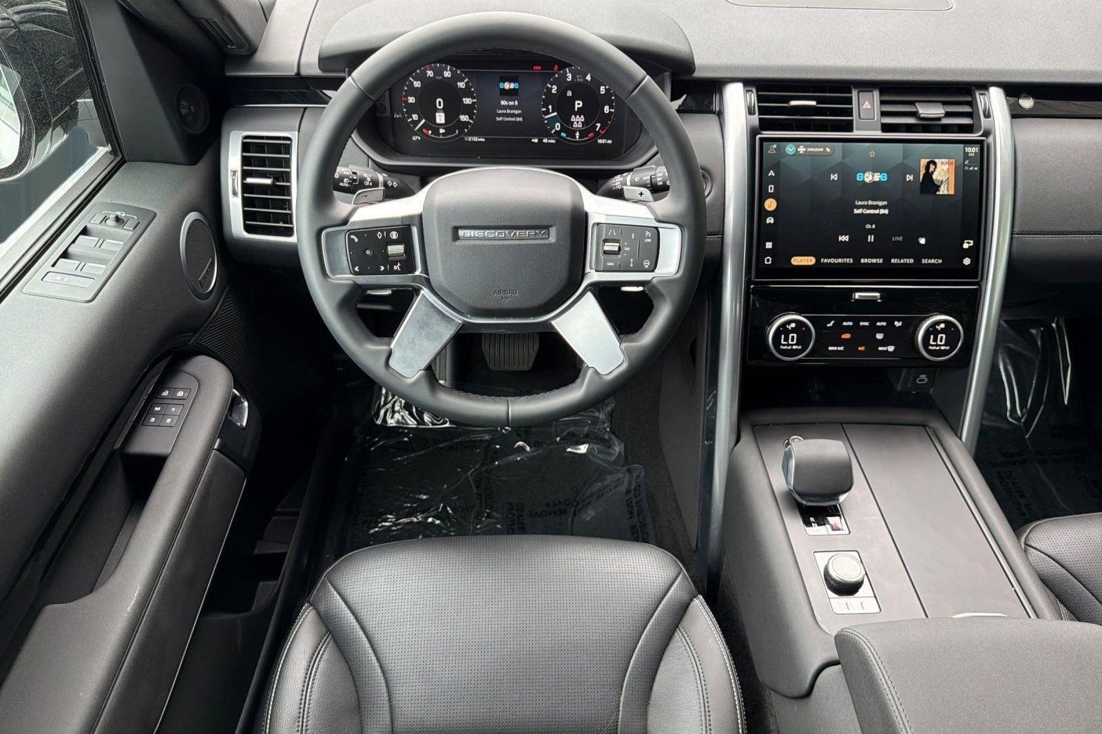Used 2025 Land Rover Discovery S AWD/4WD image 18
