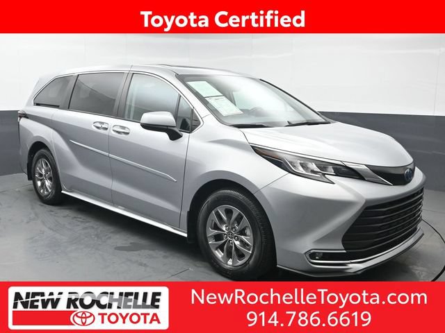 Certified 2023 Toyota Sienna XLE w/ Protection Package (TMS) FWD image 1