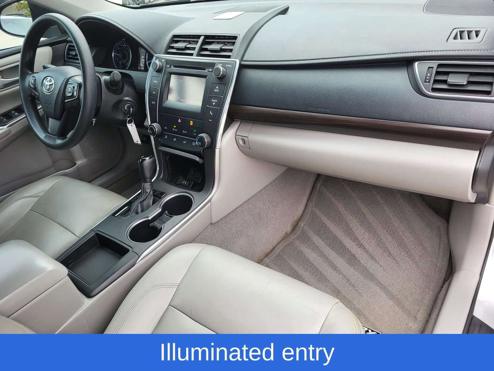 Used 2017 Toyota Camry LE image 9