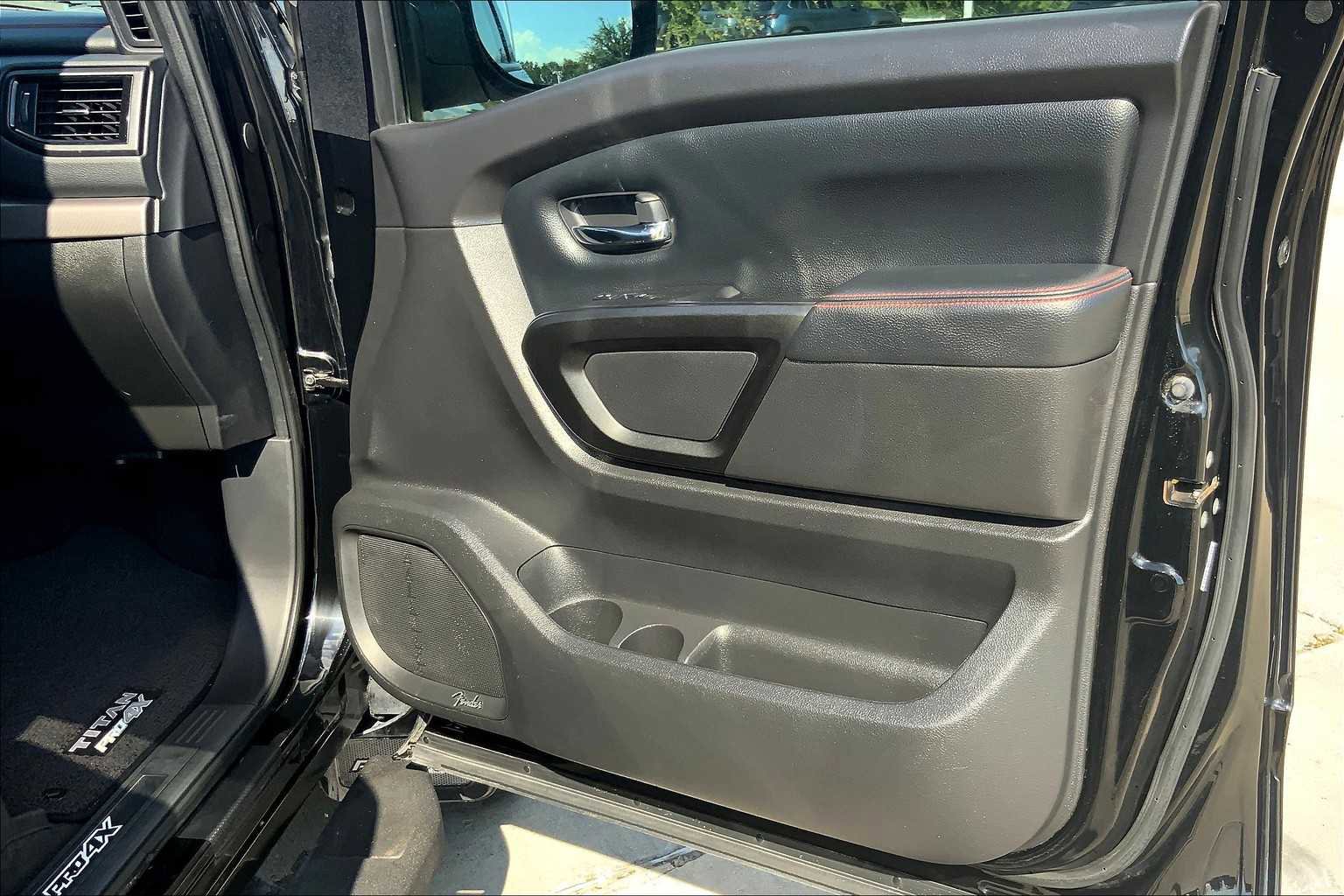 Used 2021 Nissan Titan PRO-4X w/ Pro-4x Utility Package image 21