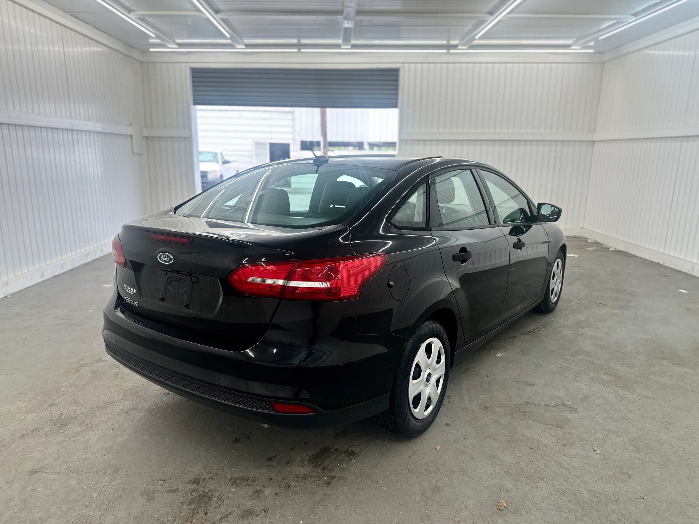 Used 2017 Ford Focus S image 5
