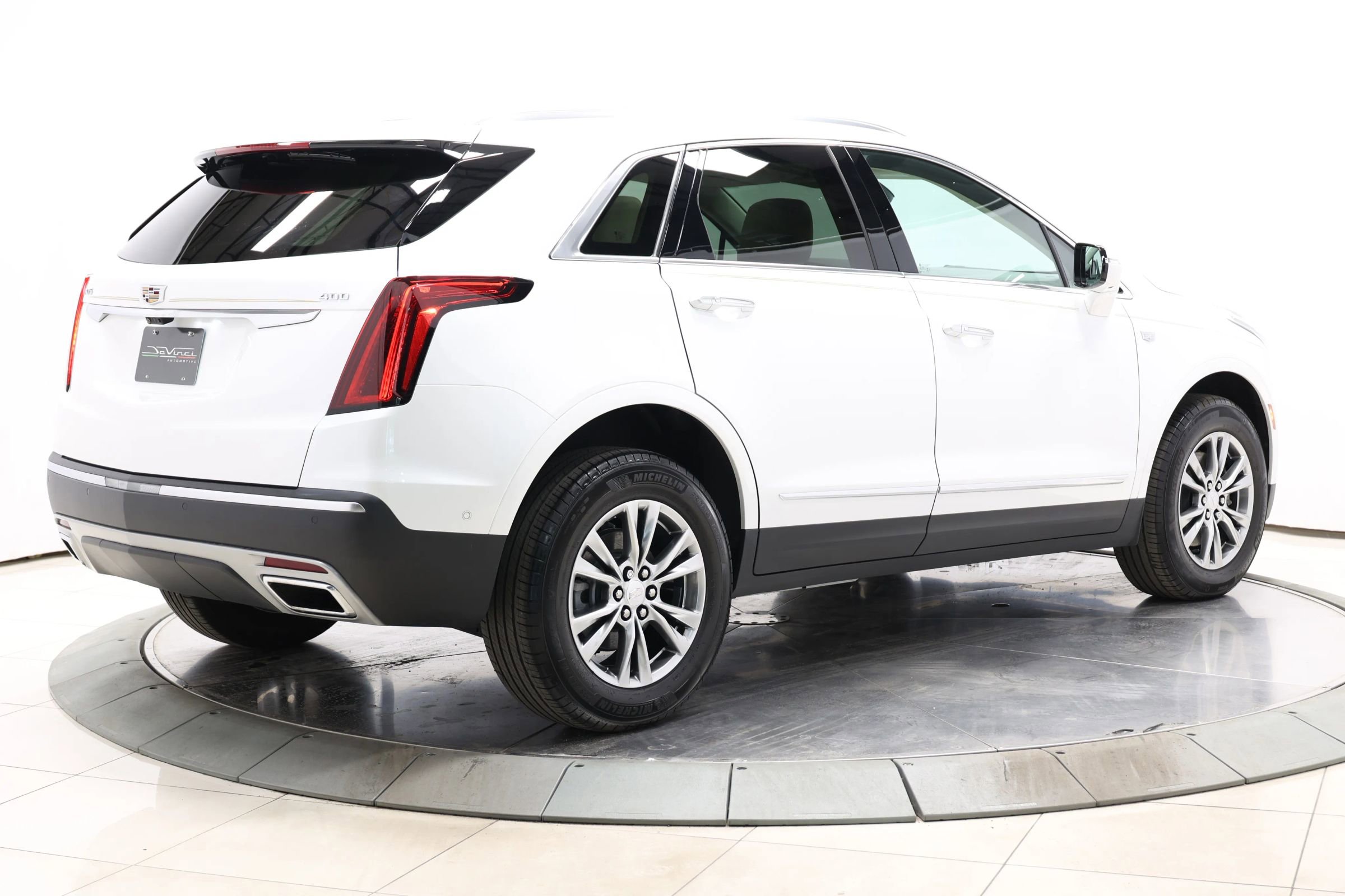 Used 2022 Cadillac XT5 Premium Luxury w/ Technology Package FWD image 4