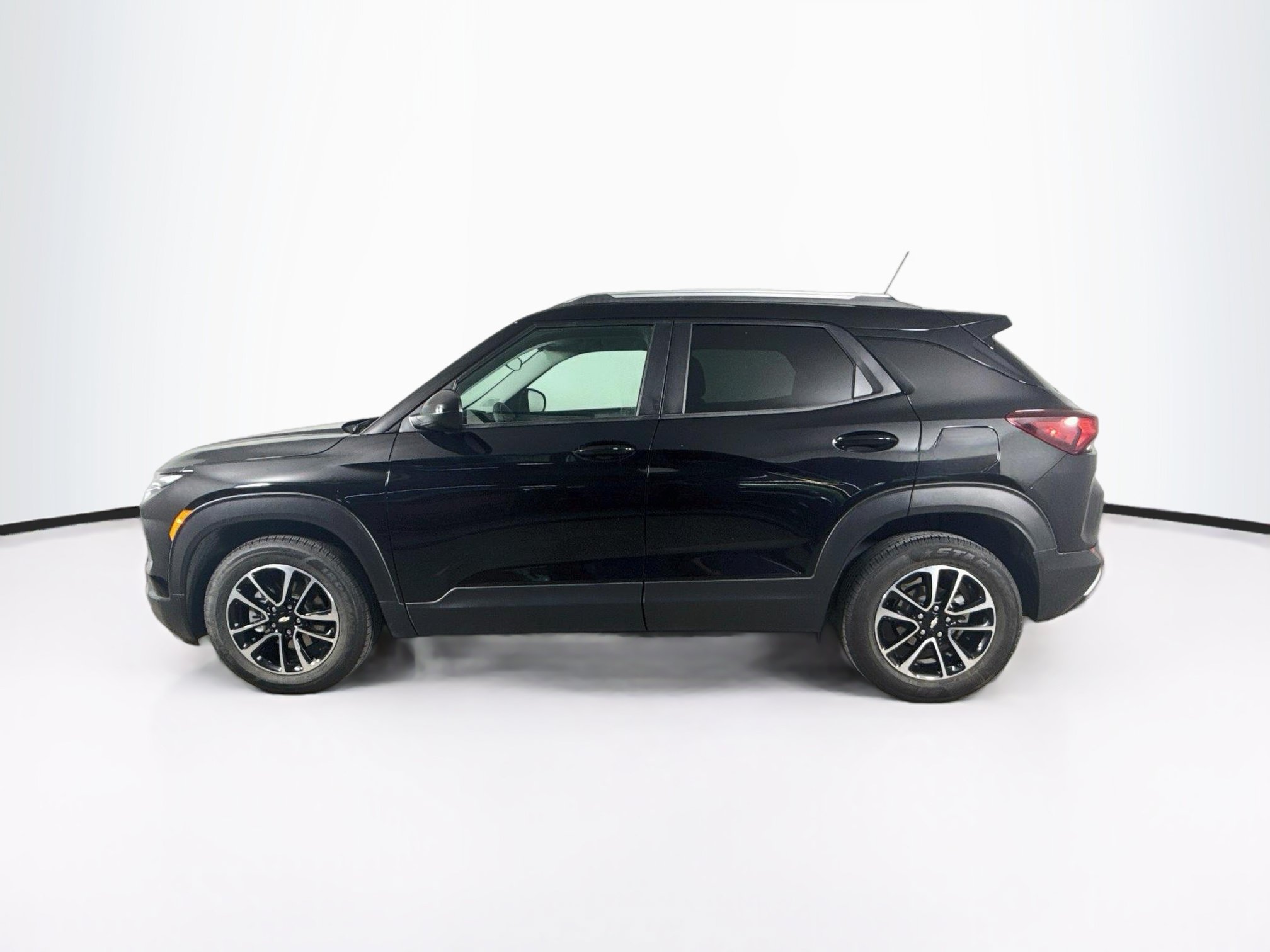 Used 2025 Chevrolet TrailBlazer LT FWD image 7